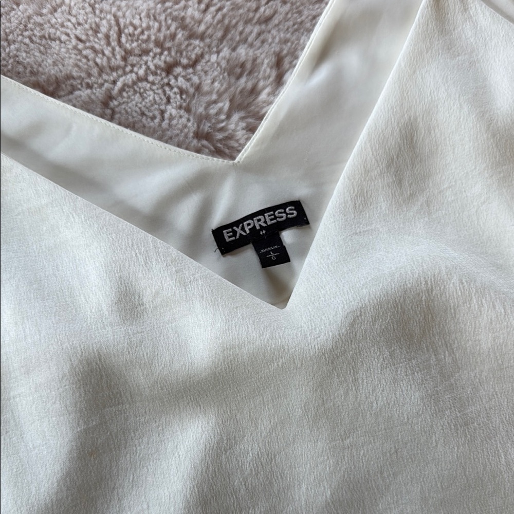 Express White Top - Picture 2 of 4